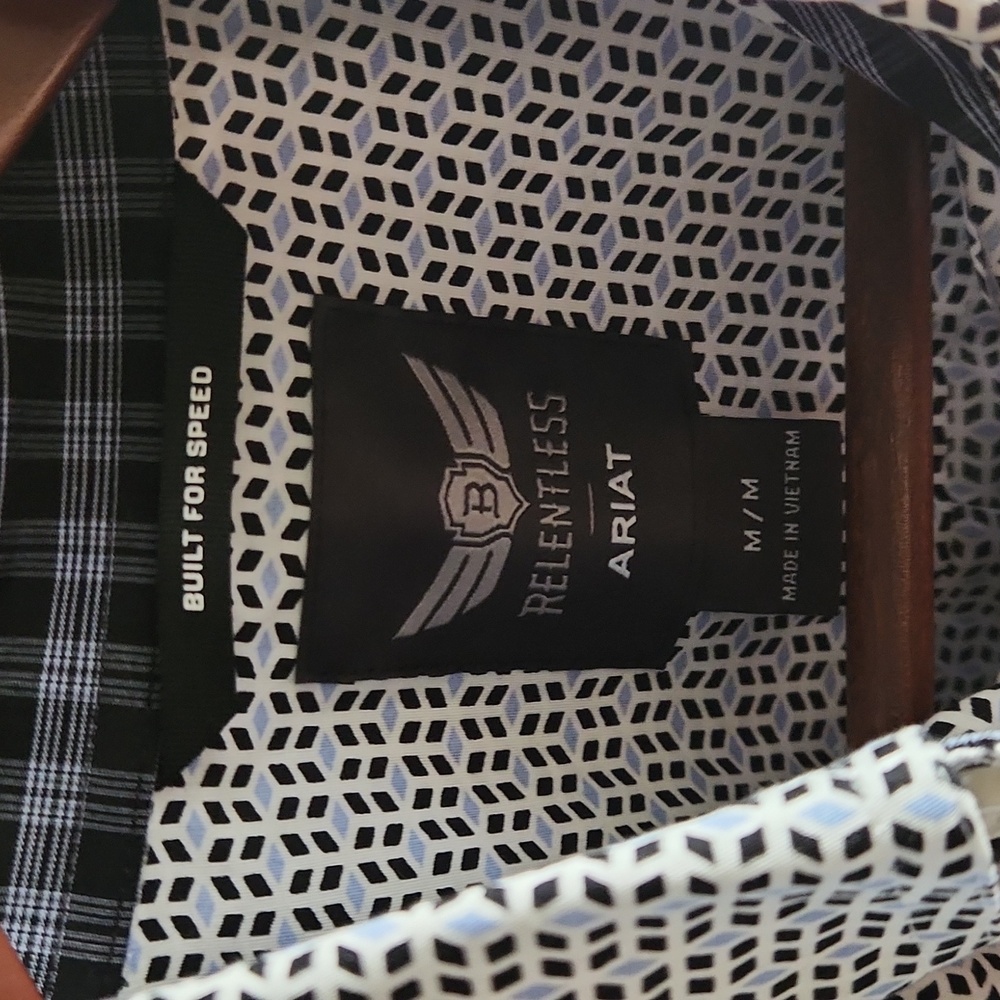 Men's Ariat Patterned Button Down Size Medium - image 6